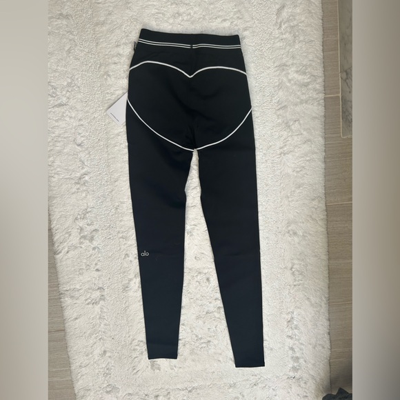 ALO Yoga Black Leggings with White Accents - Picture 8 of 9